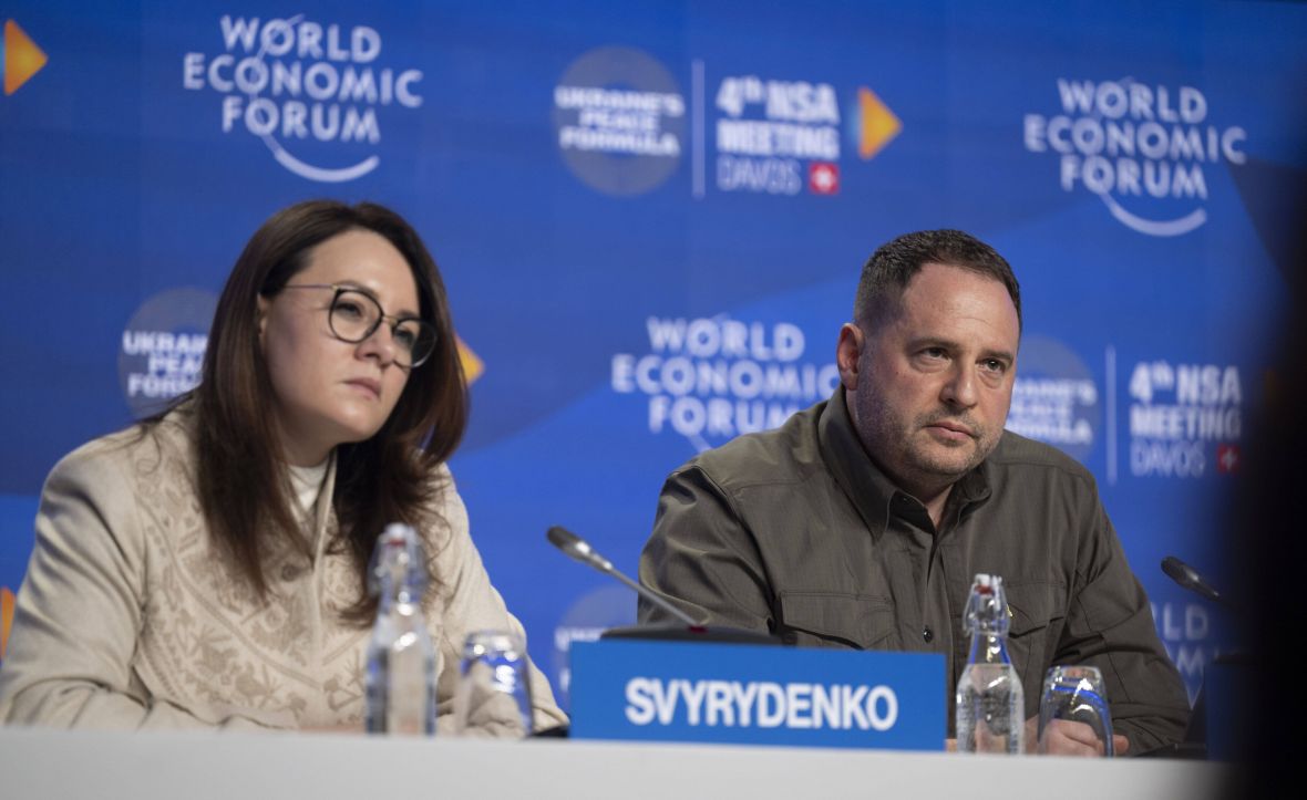 Julia Swyrydenko i Andrij Jermak na Forum Ekonomicznym w Davos. 