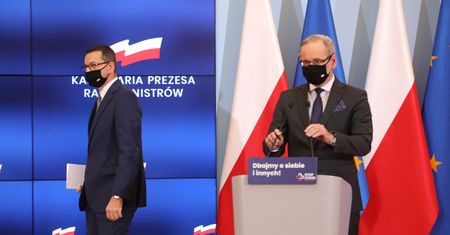 Szczepionka na COVID. Wiceminister z rządu Beaty Szydło krytykuje plan szczepień