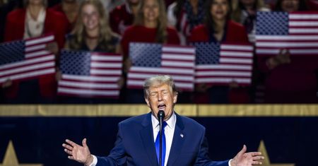 Trump obiecuje każdemu 5 tys. dolarów jeśli jego partia utrzyma władzę