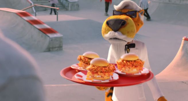 KFC reklamuje kanapkę z chrupkami Cheetos