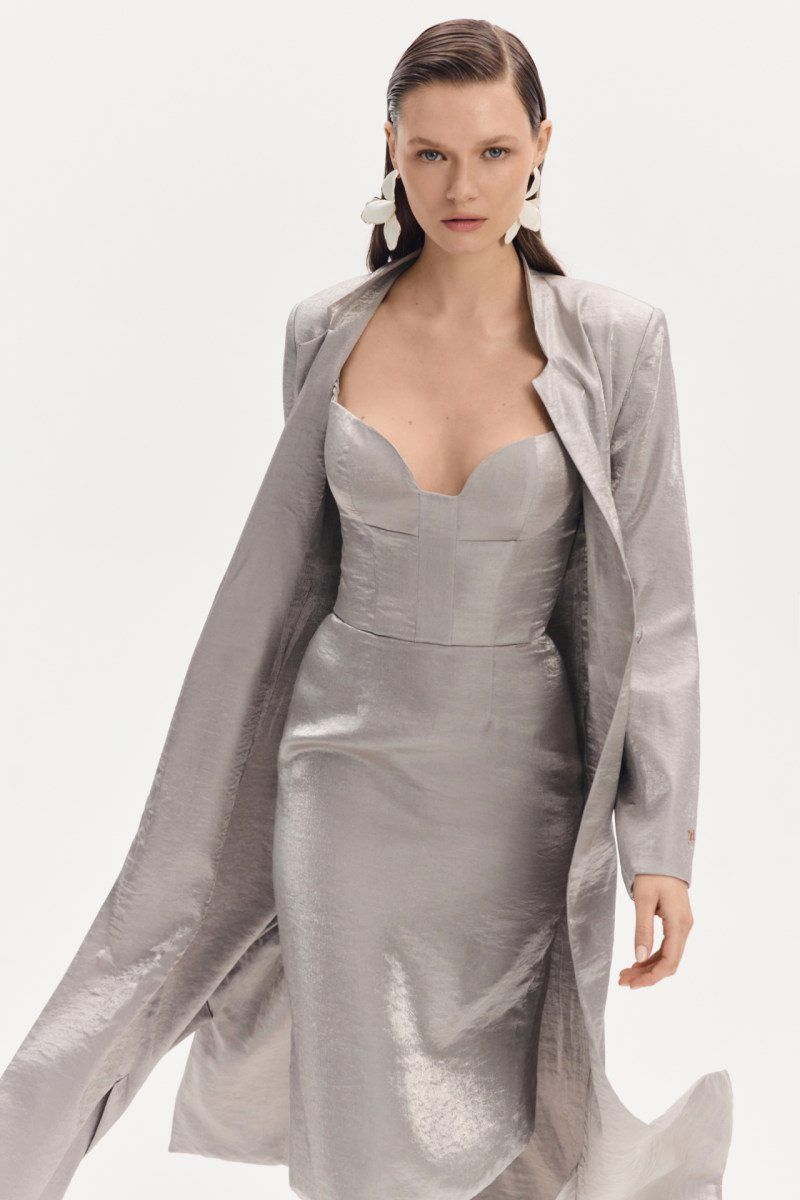 02_TRES_TILDA