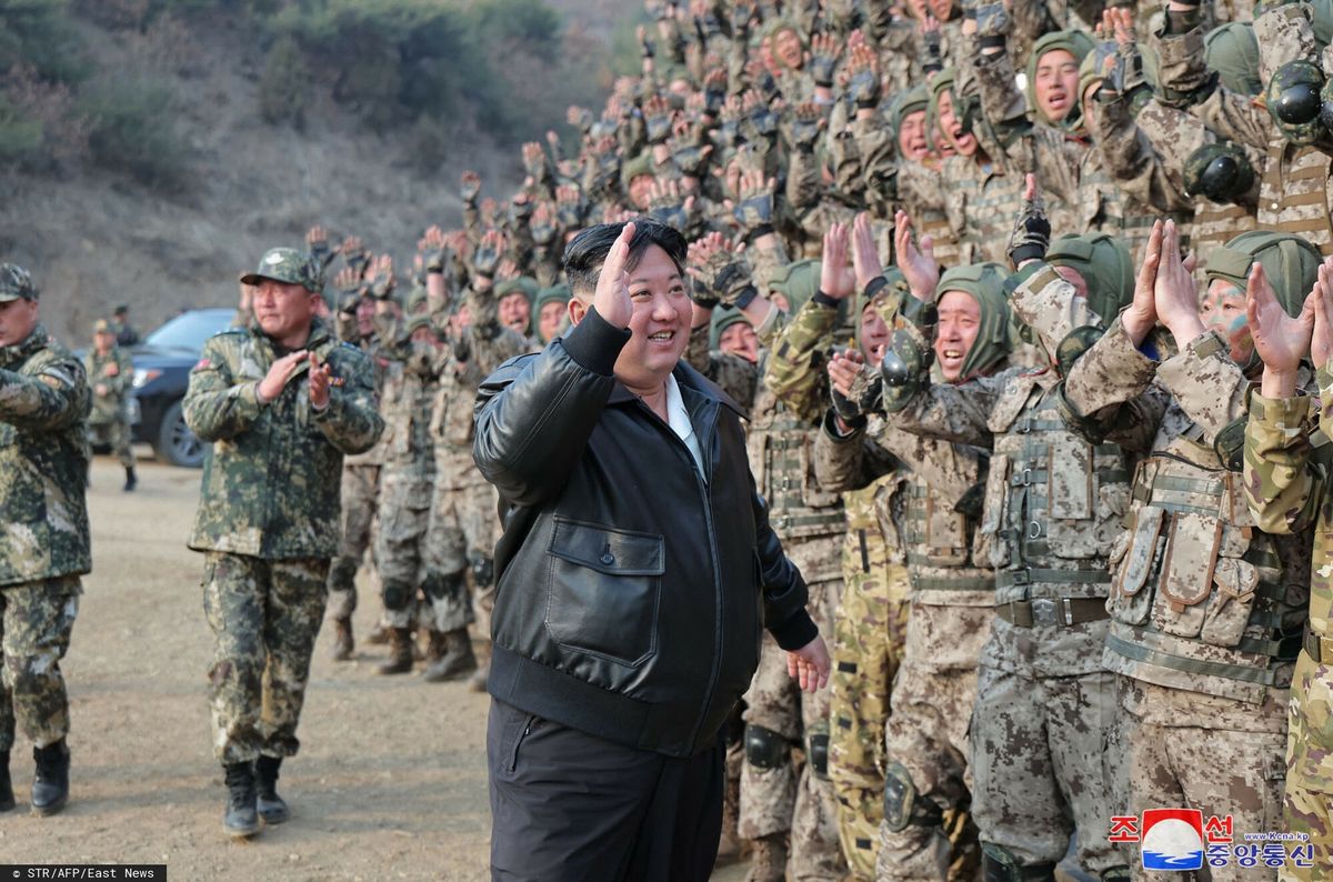 Północnokoreańska agencja informacyjna KCNA przekazała w sobotę, że Kim Dzong Un wezwał do zwiększenia przygotowań do prowadzenia działań wojennych