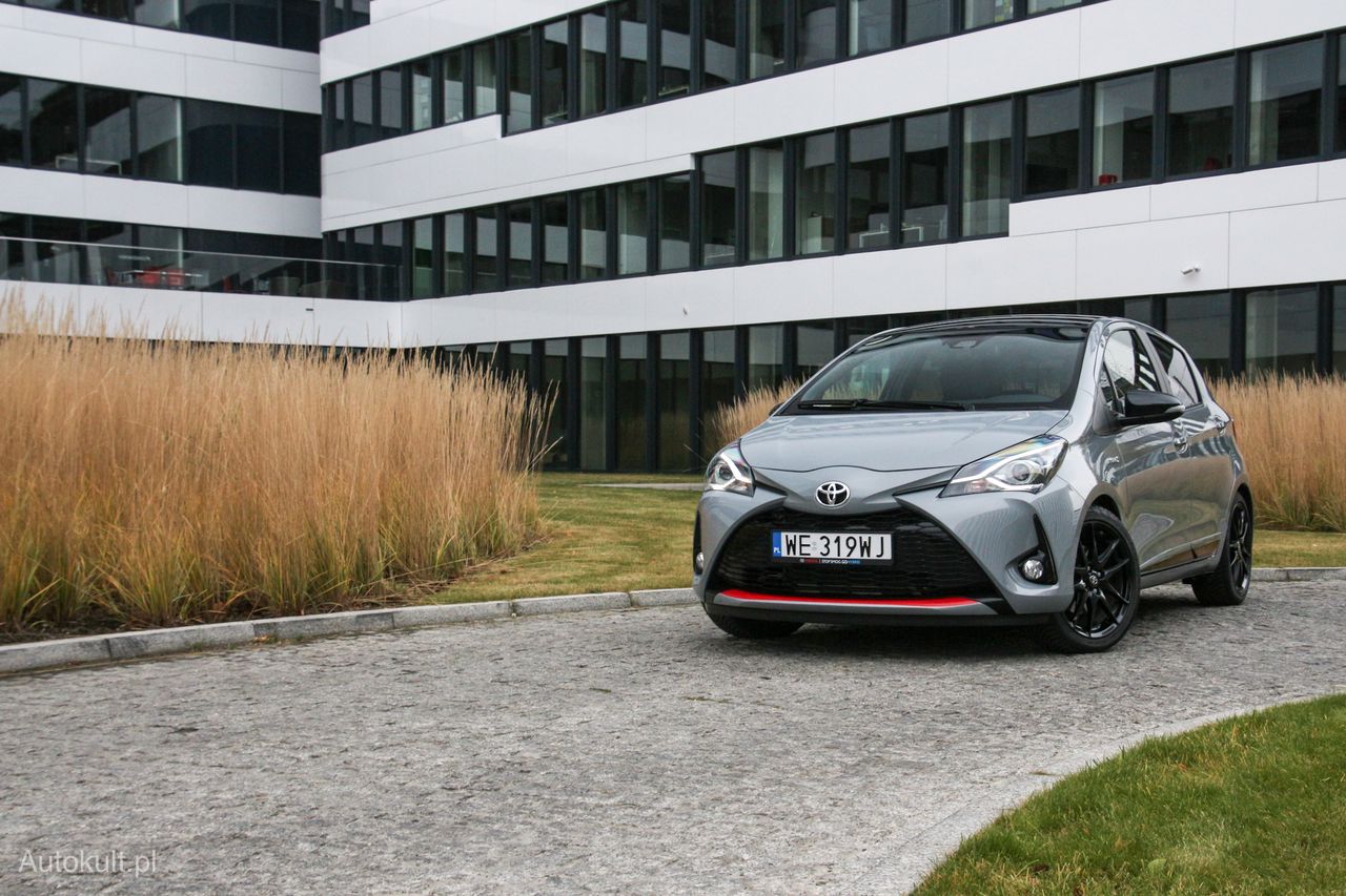 Toyota Yaris GR Sport: mogła udowodnić, że hybrydy potrafią być ekscytujące, ale woli być oszczędna