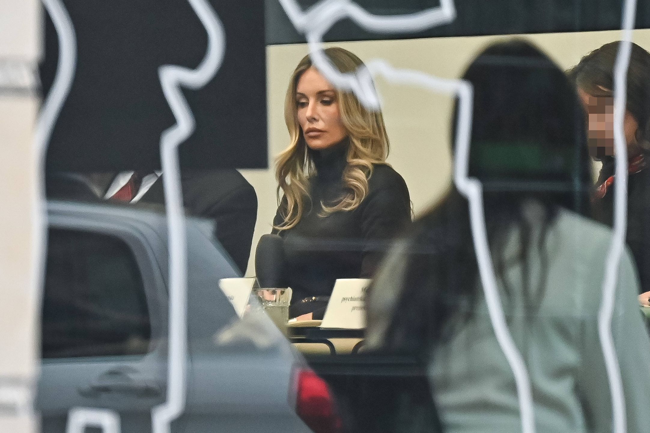 Małgorzata Rozenek szpanuje drogimi dodatkami na mieście