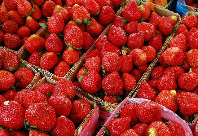 Jak powszechne są alergie na truskawki, orzechy ziemne i barwniki spożywcze?