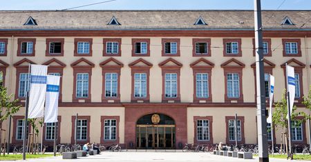 Strzelanina na uczelni w Niemczech. 31-latek uzbrojony w maczetę
