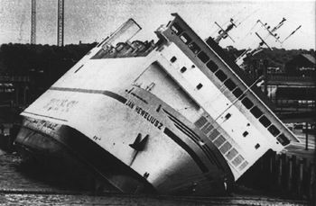 Nowa teoria o katastrofie promu Jan Heweliusz. "Chcieli sobie ułatwić życie"