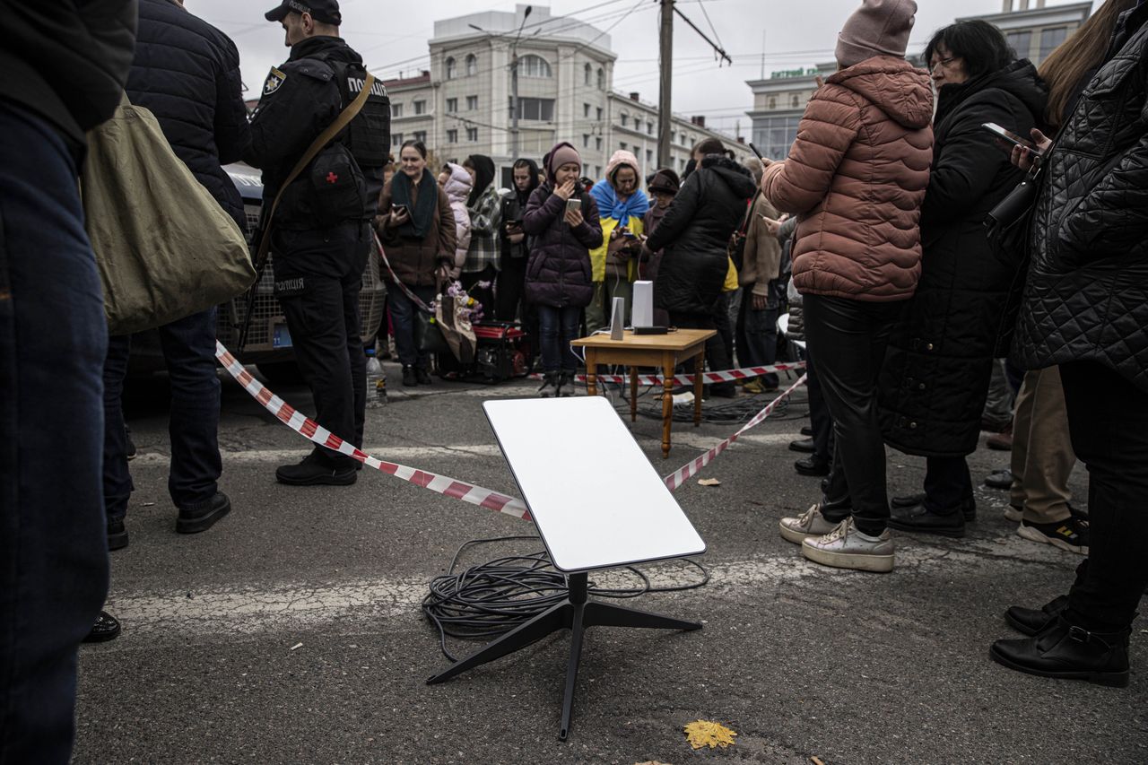 Premier Ukrainy dziękuje Polsce. Kolejna partia satelitów Starlink przekazana