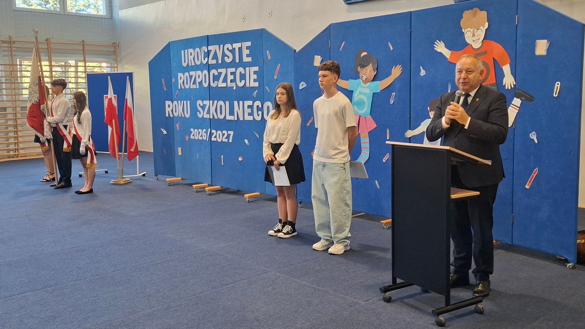 Ponad 3 tysiące uczniów wróciło do szkół w Ostrowcu
