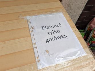 Płatność gotówką. Glapiński: zwiększa bezpieczeństwo państwa