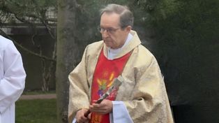 "Nie pozwolimy". Afera w Grojcu. Wrze po odwołaniu proboszcza