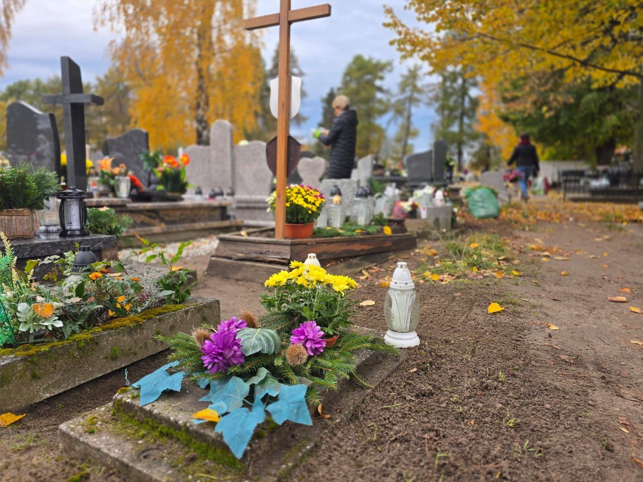 Tak zarobisz ponad 3 tys. zł we Wszystkich Świętych. Teraz jest najlepsza okazja na szybki zysk