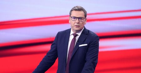 Eksperci są zgodni: Adamczyk wróci, jeśli PiS wygra wybory