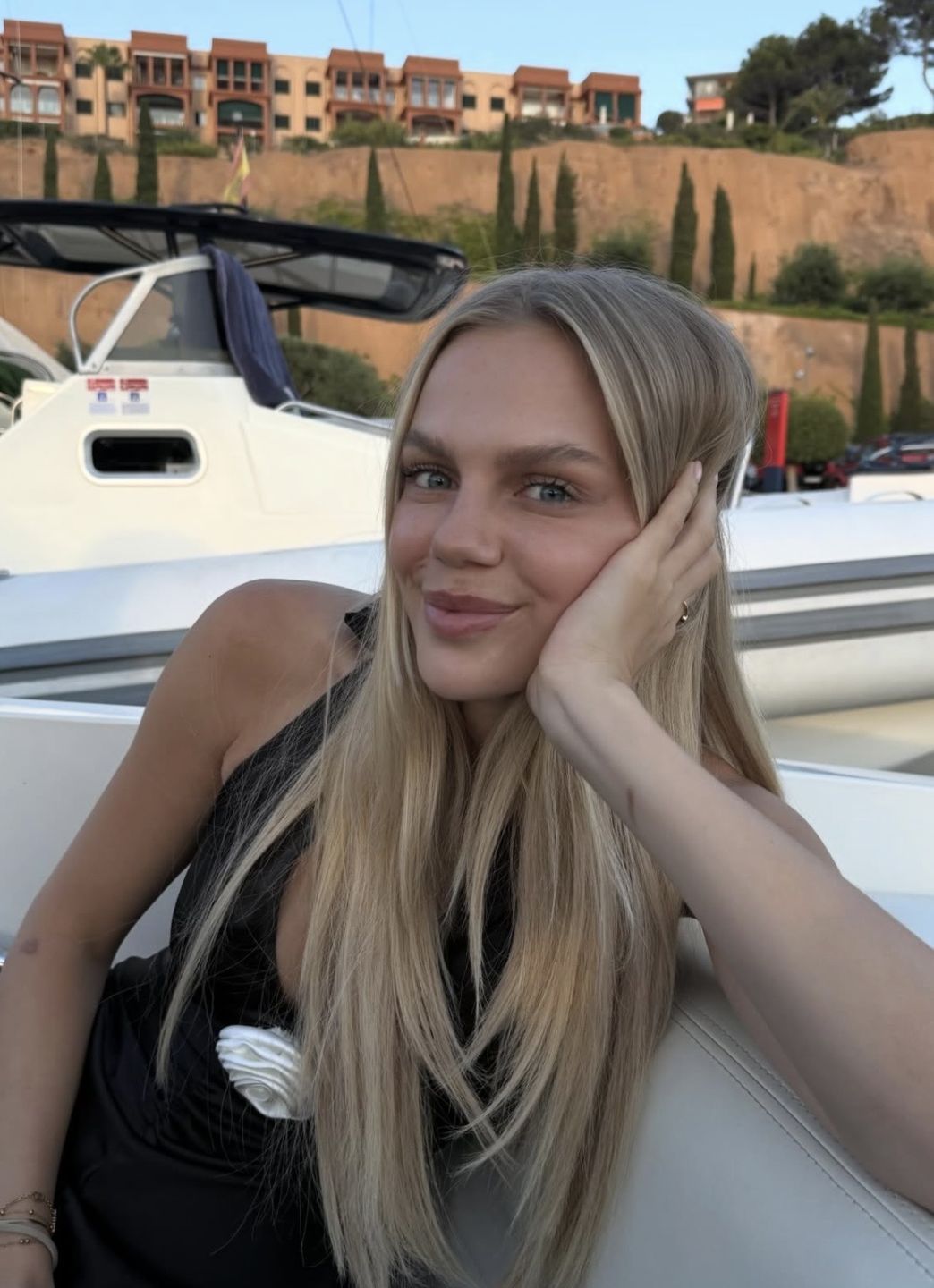  Laura Abla 