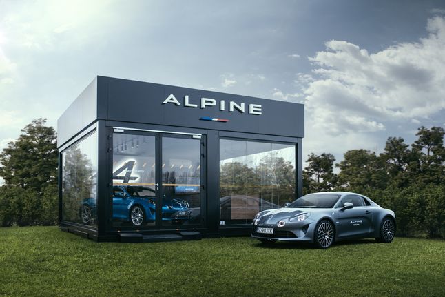 Alpine otwiera nowy salon w Warszawie