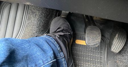 Szkodliwe nawyki kierowców. Pozbądź się ich, a samochód Ci podziękuje