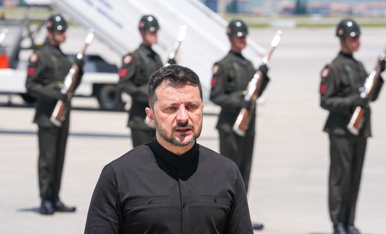 Zelensky lands in Ankara ahead of critical Erdogan talks