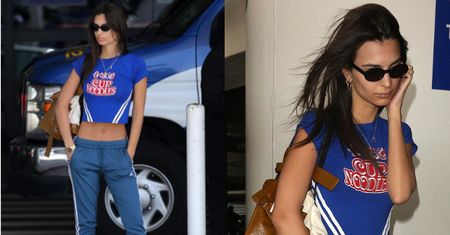 Naturalna Emily Ratajkowski chwali się brzuchem