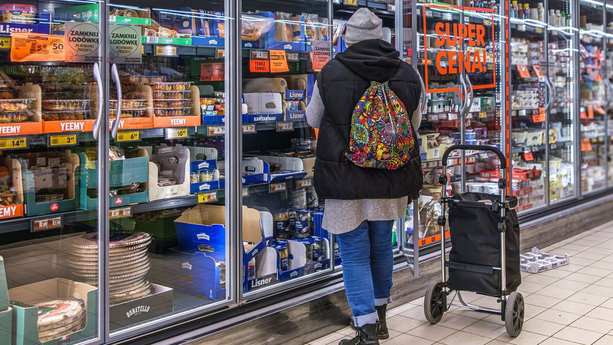 Reporter archiwum 2026 03
24.03.2026 Piecki, woj. warminsko-mazurskie. Zakupy w supermarkecie Biedronka (zdj. ilustracyjne). fot. Eryk Stawinski/REPORTER
Eryk Stawinski/REPORTER