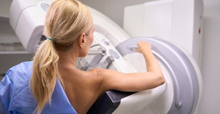Ponad 384 tys. wolnych terminów. Kobiety wciąż rzadko korzystają z bezpłatnej mammografii
