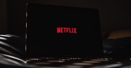 Netflix wprowadza nowy pakiet z reklamami  - znamy szczegóły