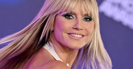 Tym razem przesadziła. Na nogach miała tylko "hot pants"