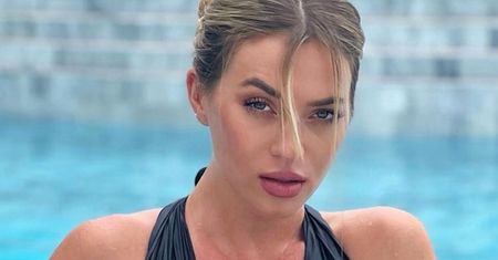 Pokazała się w bikini. Idealny kostium dla kobiet z większym biustem