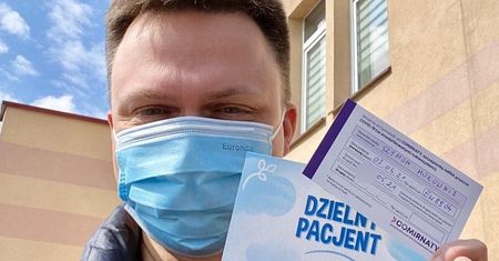Hołownia zaszczepiony. Musiał jechać 90 km od domu