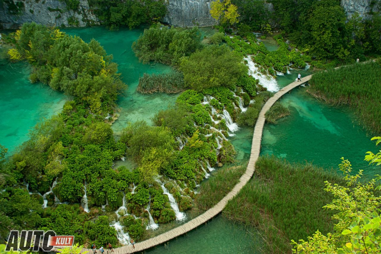 Park Narodowy Jezior Plitwickich powinien być na każdej liście miejsc do zobaczenia w Chorwacji.