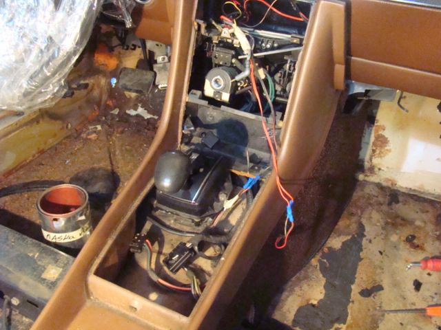 Mercedes 450 SL (R107) - podłoga 14