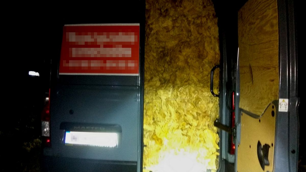 Funkcjonariusze lubelskiej Służby Celno-Skarbowej oraz Straży Granicznej zabezpieczyli ponad 14 ton suszu tytoniowego. 