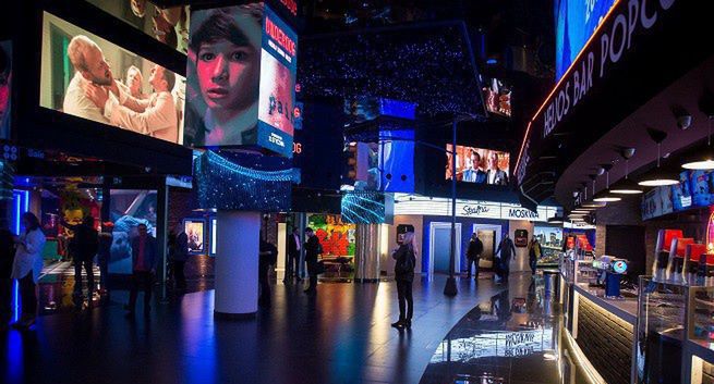 3,7 mln widzów na trzech filmach Next Film, Helios z 4,1 mln sprzedanych biletów i 5 kinami w budowie