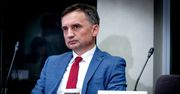 Sprawa cofnięcia Ziobrze pozwolenia na broń utknęła. Problem policji