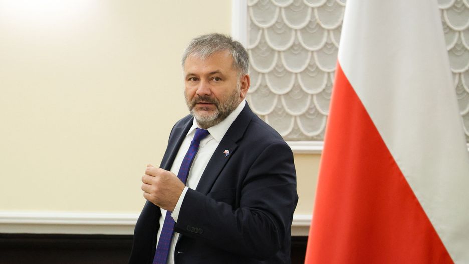 Warszawa, 28.10.2025. Minister sprawiedliwości Waldemar Żurek podczas posiedzenia rządu w KPRM w Warszawie, 28 bm. Rada Ministrów zajmie się m.in. zmianami w Programie Ochrony Ludności i Obrony Cywilnej na lata 2025-2026, które mają pozwolić na zakup większej ilości sprzętu. (mr) PAP/Paweł Supernak