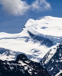 Tragedia w Alpach. Na alpinistów runęła część lodowca. Dwie osoby nie żyją