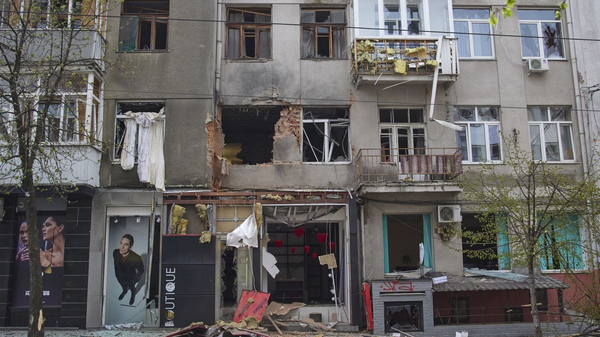 Alarm w ukraińskich miastach po ataku na Lwów