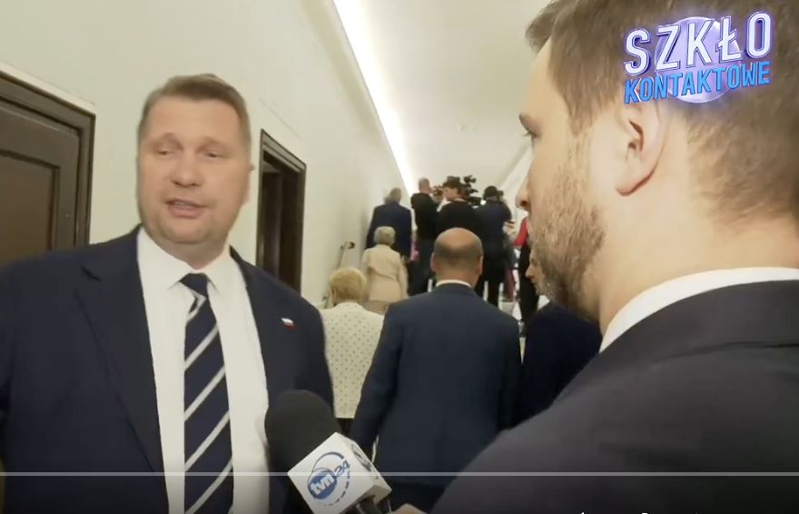 Spięcie na korytarzu sejmowym. Nerwową reakcję posła Prze