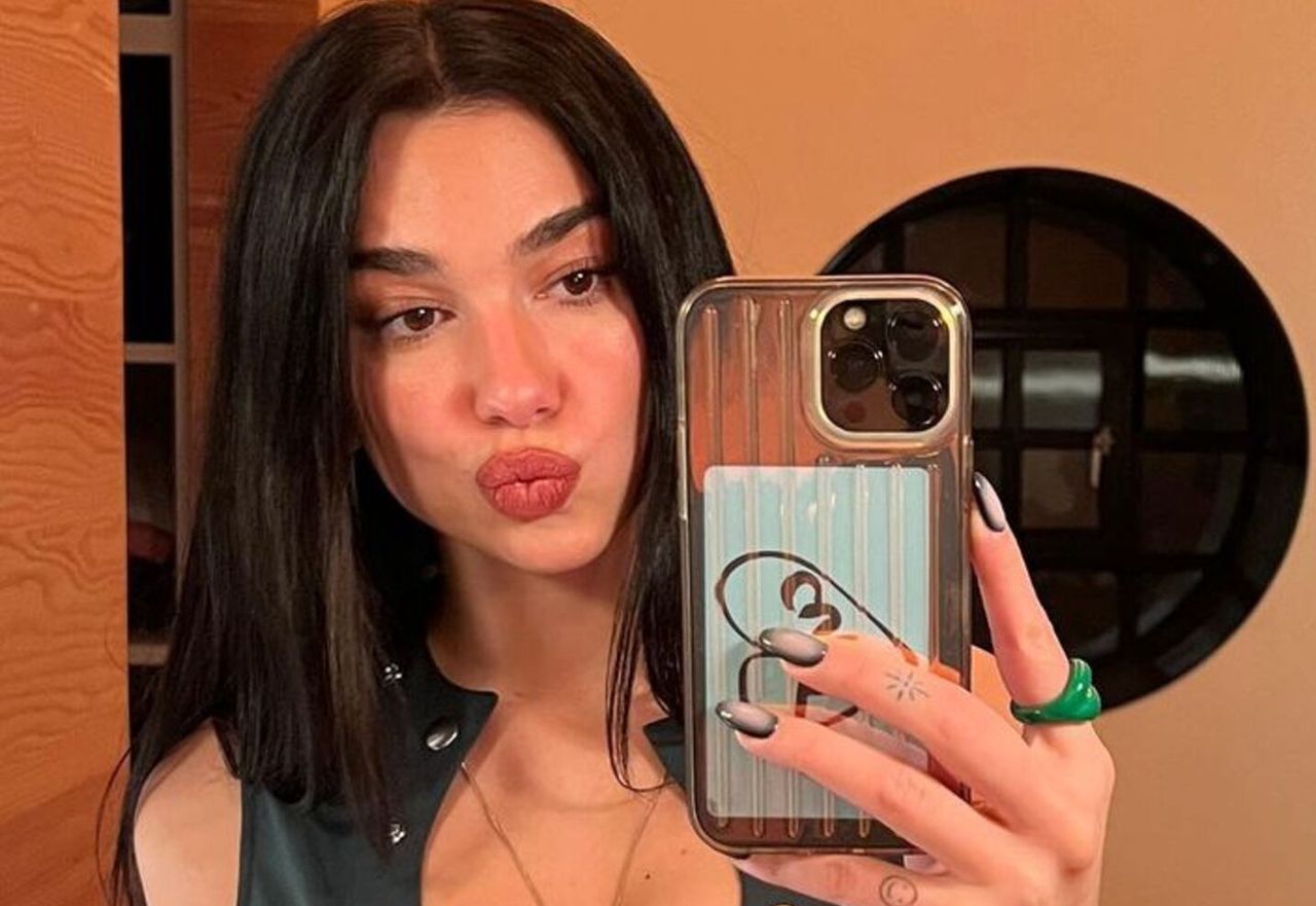 Dua Lipa postawiła na pink aura nails
Instagram/dualipa