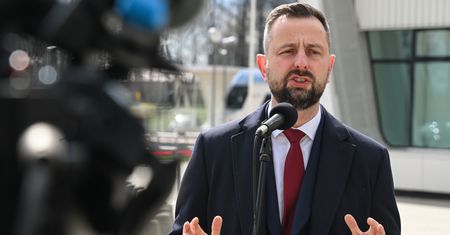 Minister tłumaczy dymisję generała. "Sprawa jest poważna"