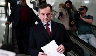 W nocy wyszedł do dziennikarzy TVP. Są już konsekwencje