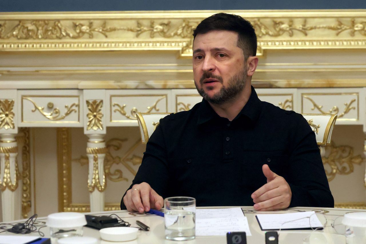 "Rosja liczy się z amerykańską siłą". Zełenski o negocjacjach