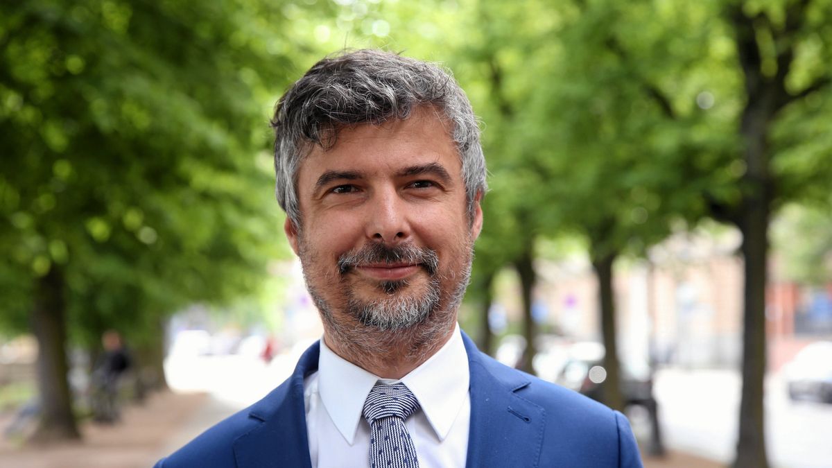 "Co nie jest zabronione, jest dozwolone". Poseł od ferrari i trudnej sytuacji majątkowej broni się przez atak