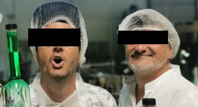 Janusz P. i Jakub W. oskarżeni ws. wpisów o wódce. Chcą umorzenia