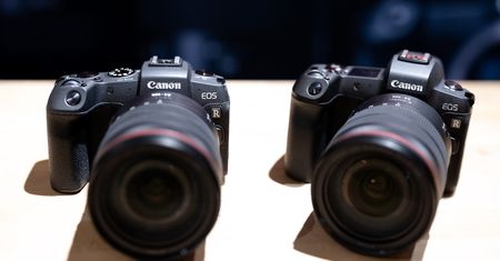 Canon EOS RP i Canon EOS R obok siebie - dlaczego warto