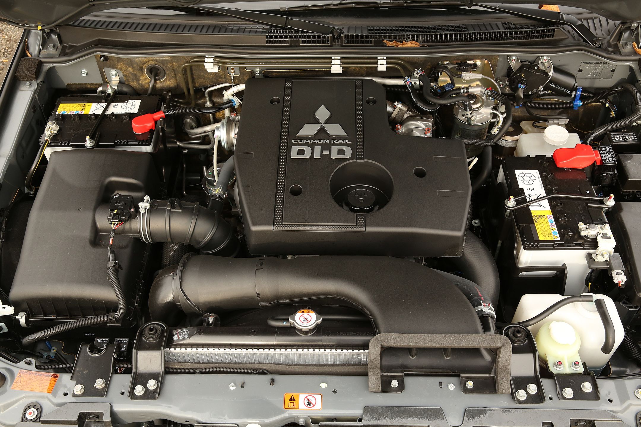 Mitsubishi Pajero V80