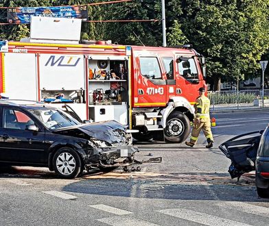 Groźny wypadek w Łukowie. Kamera monitoringu nagrała moment zderzenia