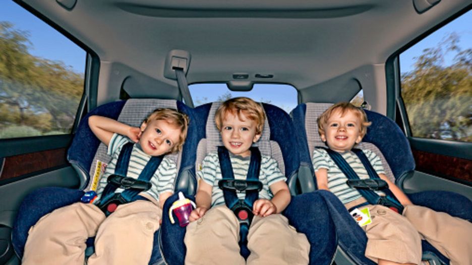 Kiedy możesz wozić dziecko bez fotelika? Oto co mówią przepisy