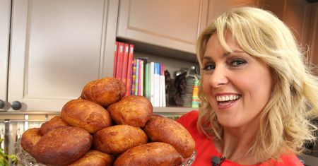 Patenty Ewy Wachowicz na idealne pączki. Miesza nadzienia i robi ekspresową wersję