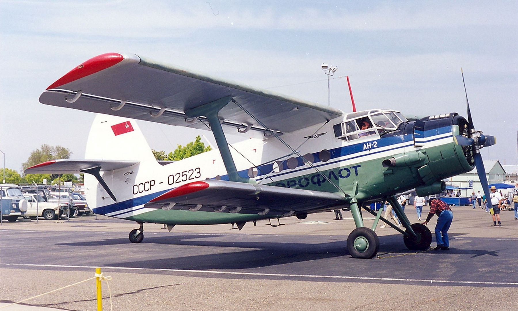 Samolot Antonow An-2 w barwach Aerofłotu - fotografia współczesna