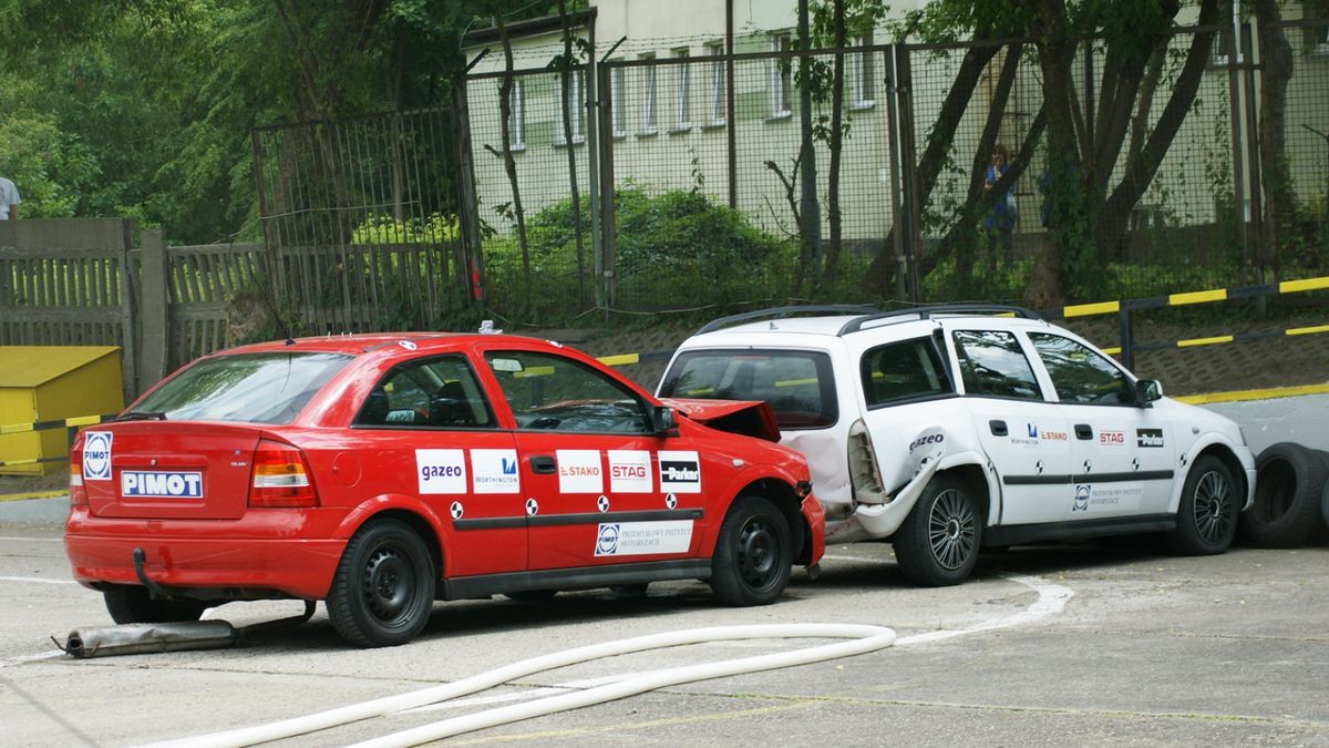 Ten test udowadnia, że posiadanie butli z LPG w samochodzie nie musi kończyć się tragicznie.
